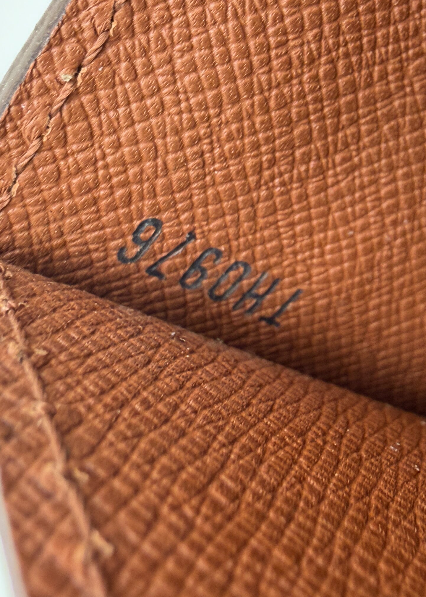 Louis Vuitton Sellier Dragonne