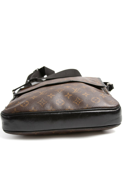 Louis Vuitton Messenger Bag