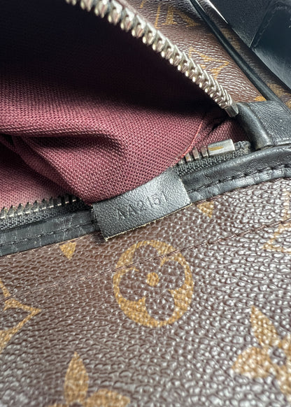 Louis Vuitton Messenger Bag